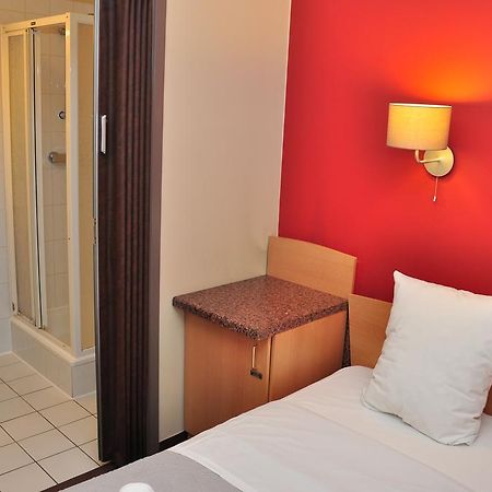 Hotel Afrit 28 Heusden-Zolder Room photo