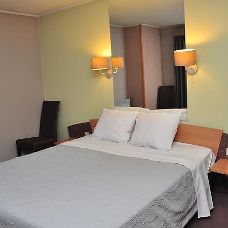 Hotel Afrit 28 Heusden-Zolder Room photo