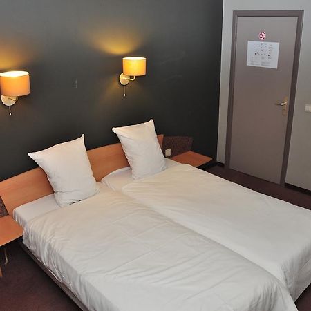 Hotel Afrit 28 Heusden-Zolder Room photo