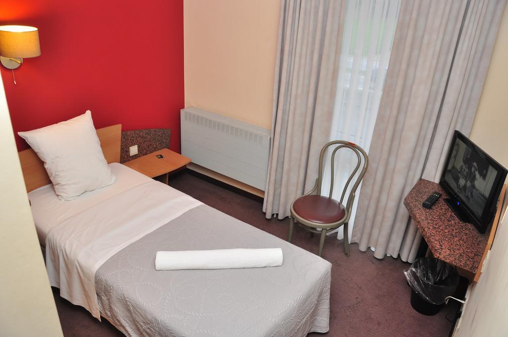 Hotel Afrit 28 Heusden-Zolder Room photo