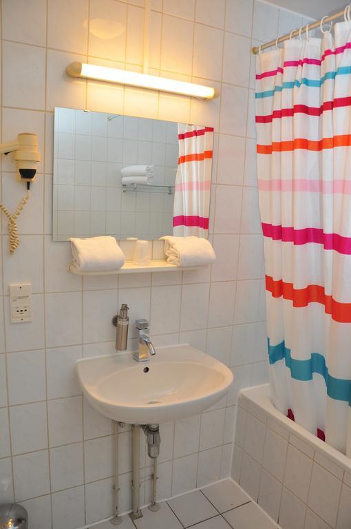 Hotel Afrit 28 Heusden-Zolder Room photo