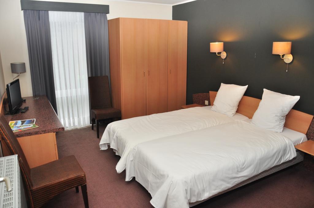 Hotel Afrit 28 Heusden-Zolder Room photo